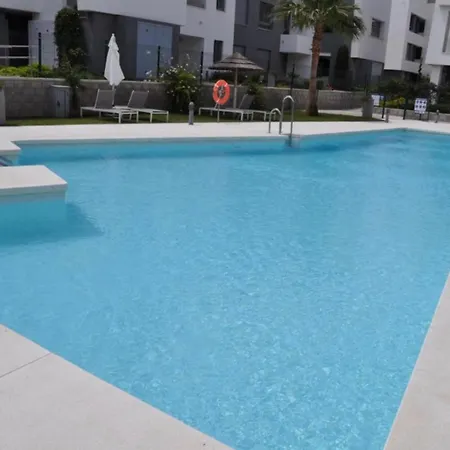 New Spacious 4 Bedrooms In 10 Min Walk To The * Estepona