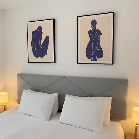 Apartman New Spacious 4 Bedrooms In 10 Min Walk To The *